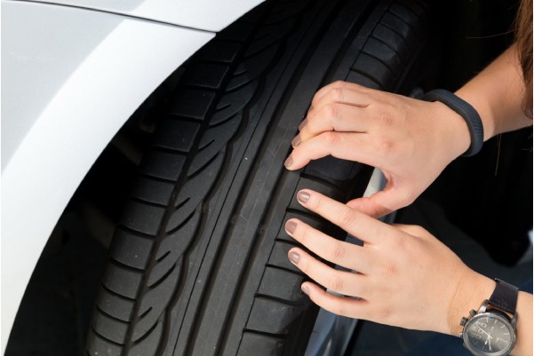 Pourquoi vérifier et gonfler ses pneus régulièrement ?